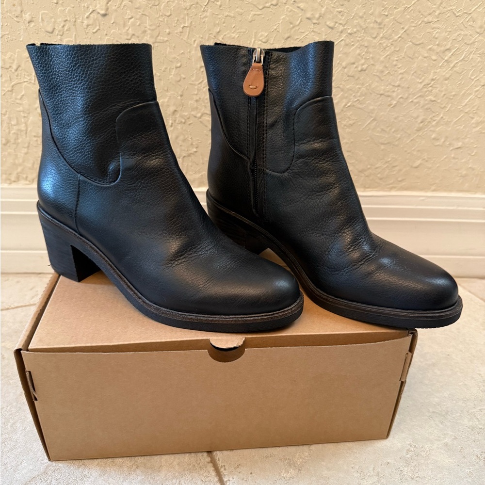 Gentle Souls Black Leather “Simple Boots” 2 inch heel with side zipper